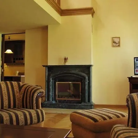 アパート Tatrytop Apartament Heban Z Kominkiem ザコパネ